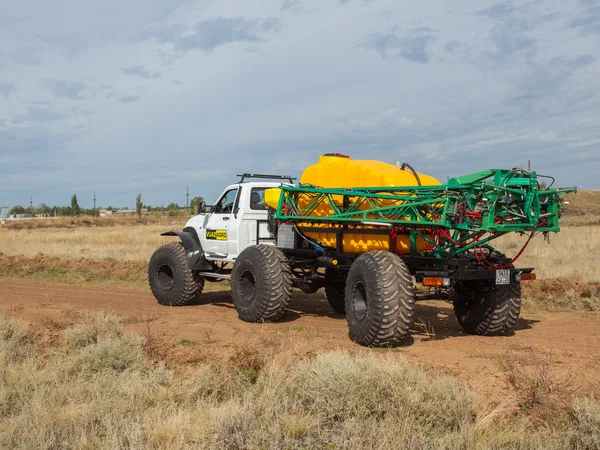 Самоходный опрыскиватель Vuaz Agro (Вуаз Агро) 2000М