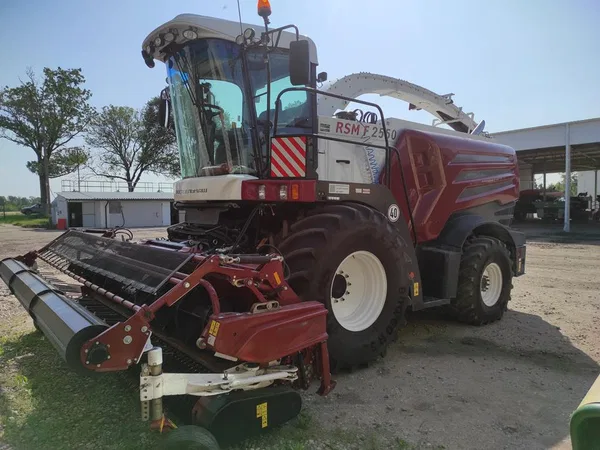 Кормоуборочный комбайн Ростсельмаш RSM F 2550