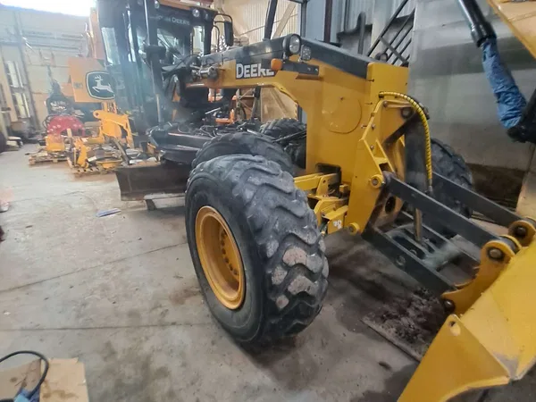 Автогрейдер John Deere 772G