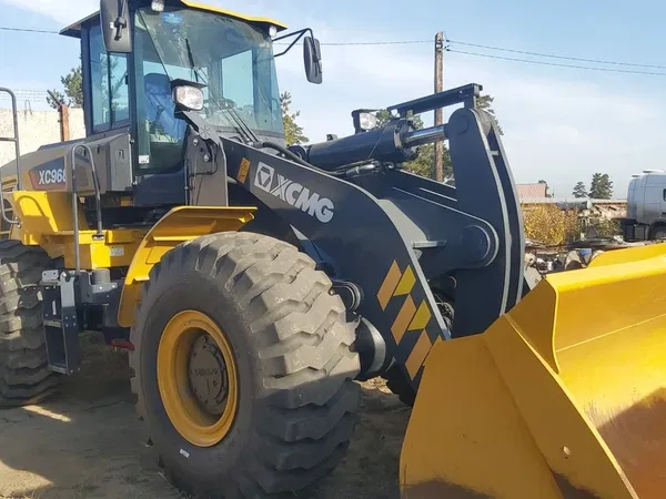 Фронтальный погрузчик XCMG XC968