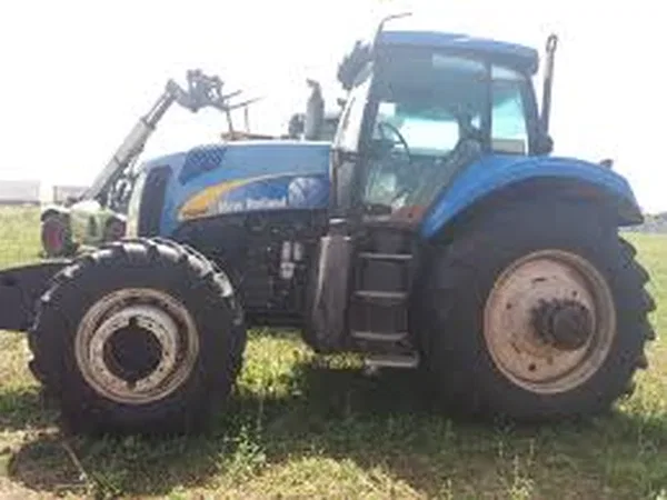 Трактор New Holland T8040