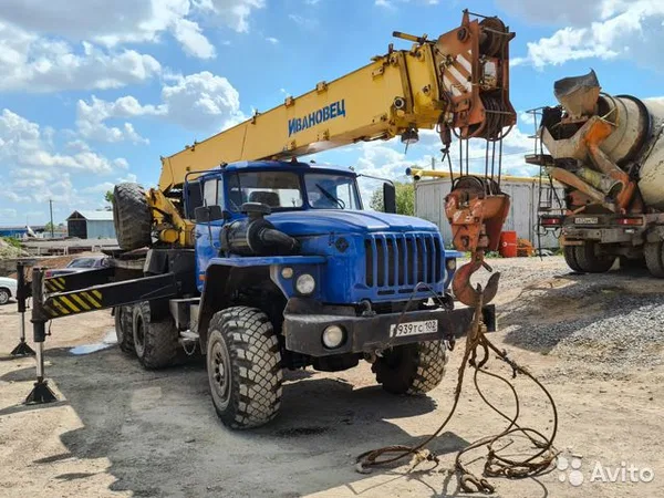 Автокран Ивановец кс-35714 на шасси Урал