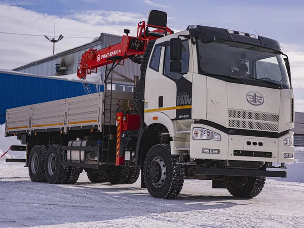 Бортовой грузовик с КМУ FAW  СА3250