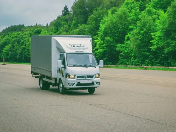 Тентованный автомобиль Dongfeng Captain-T