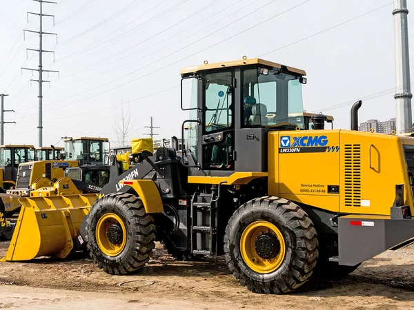 Фронтальный погрузчик XCMG LW330RU