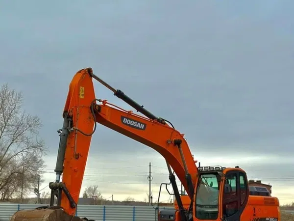 Гусеничный экскаватор DOOSAN DX 260