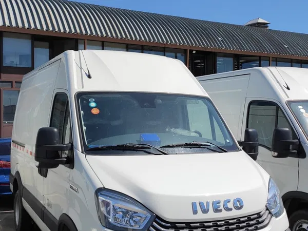 Цельнометаллический фургон Iveco Daily V42-33s