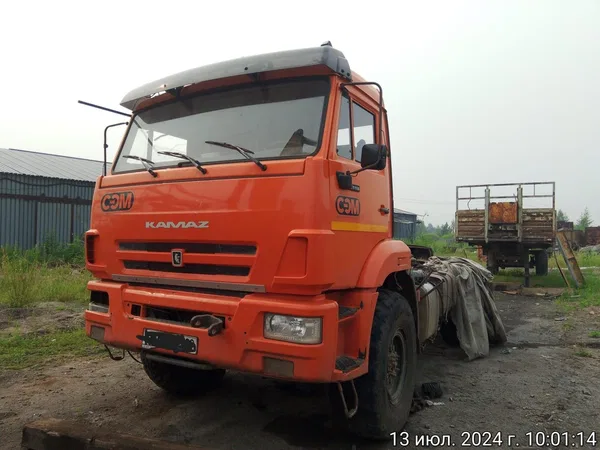 Седельный тягач                                                         КамАЗ                                                     732701