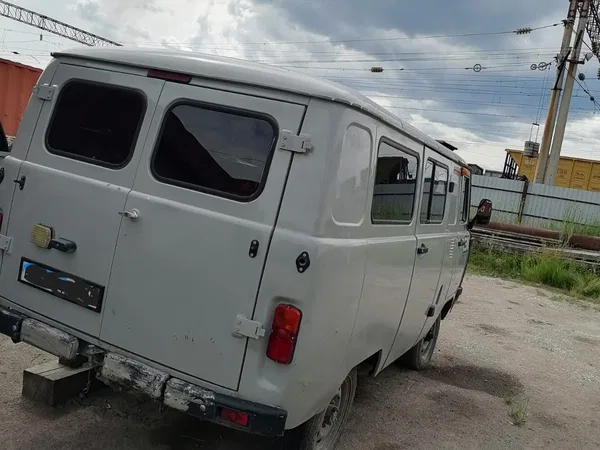 Цельнометаллический фургон УАЗ 390995-04