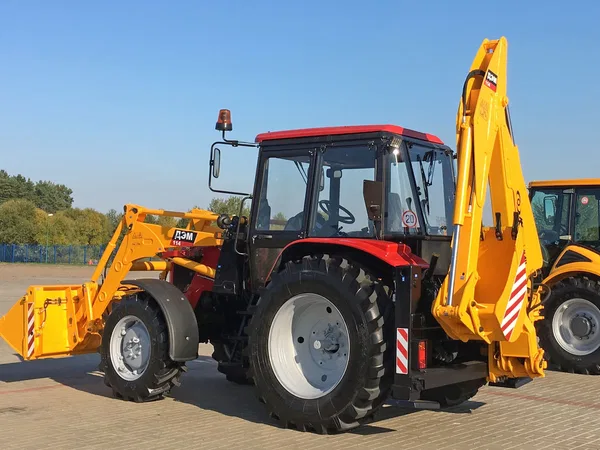 Экскаватор-погрузчик МТЗ Беларус ДЭМ 1145