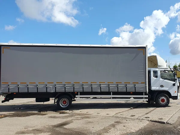 Тентованный грузовик Dongfeng C120