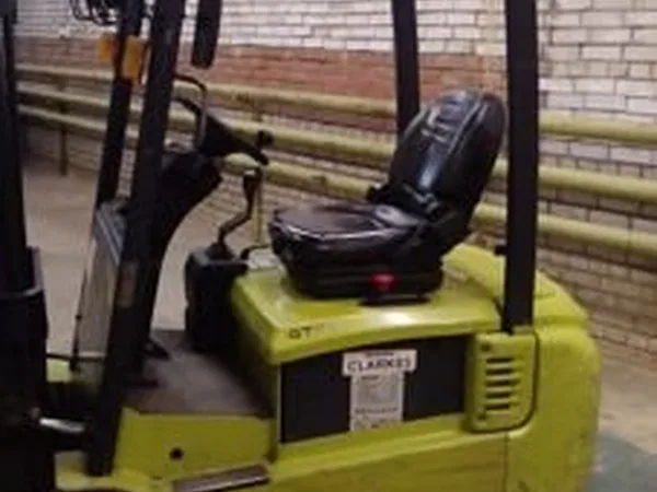 Вилочный электропогрузчик Clark Forklifts GEX16
