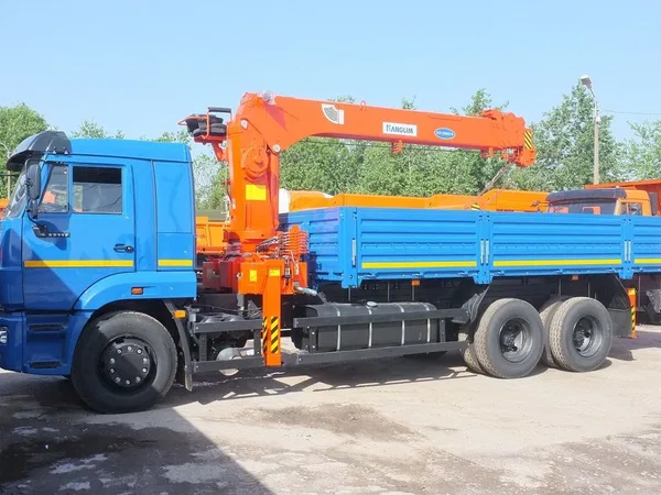 Бортовой грузовик с КМУ КамАЗ 65117