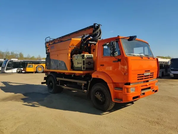 Машина для ямочного ремонта дорог КамАЗ 53605 Schmiot