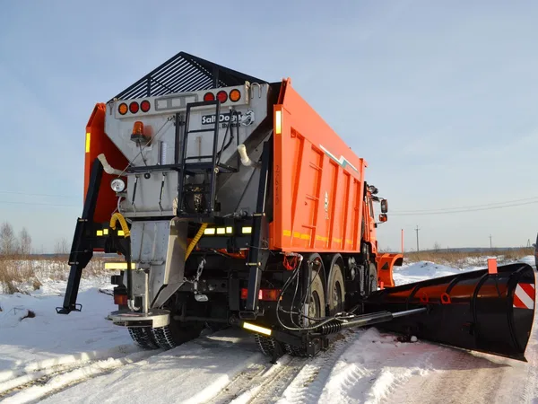 Комбинированная дорожная машина  КДМ-7881010
