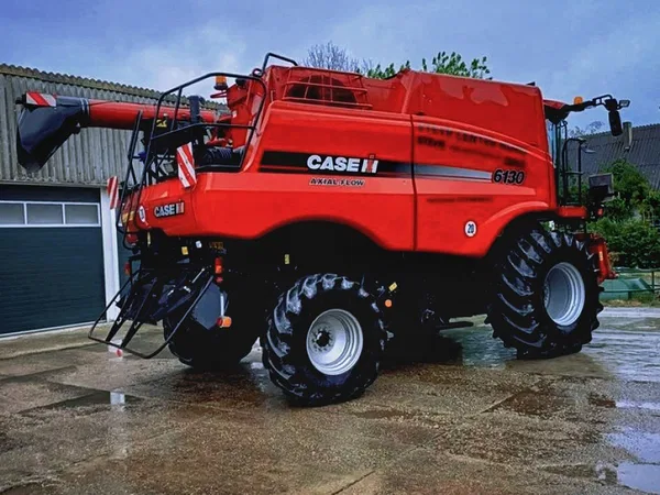 Зерноуборочный комбайн Case IH Аxiаl-Flow 6130