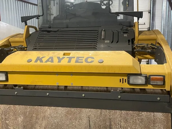 Двухвальцовый каток Bomag BW203 AD
