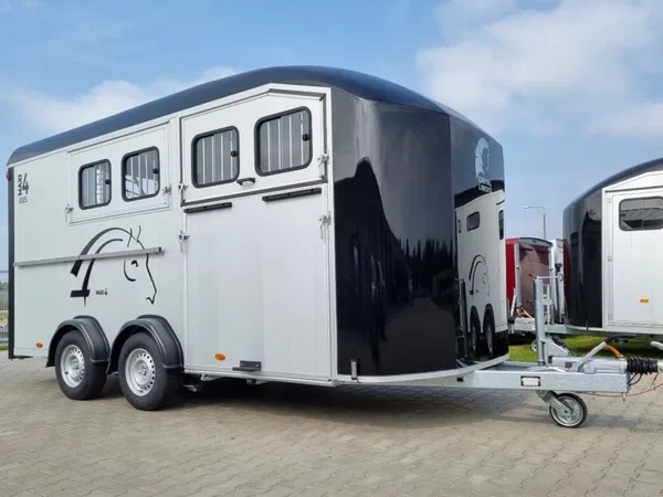 Прицеп-коневозка Cheval Liberte Optimax maxi 4