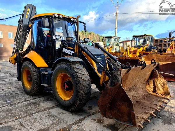 Экскаватор-погрузчик MST 644Plus
