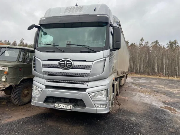 Седельный тягач FAW J7