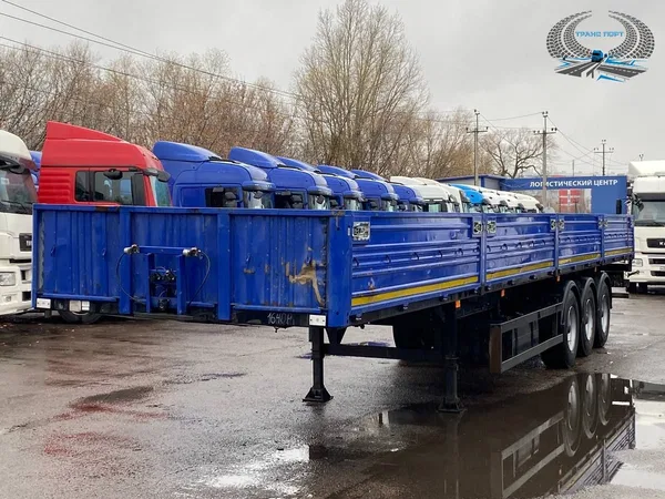 Бортовой полуприцеп МАЗ 975800