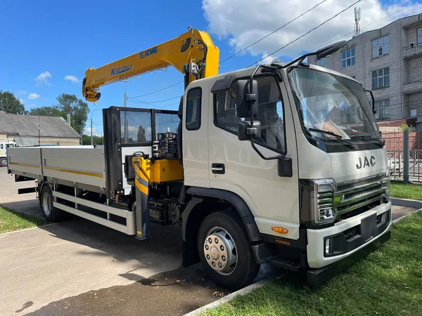 Бортовой грузовик с КМУ JAC N120