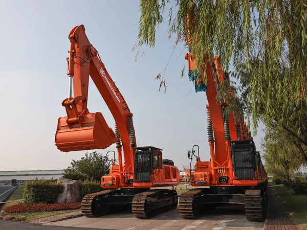 Гусеничный экскаватор Профессионал PB550
