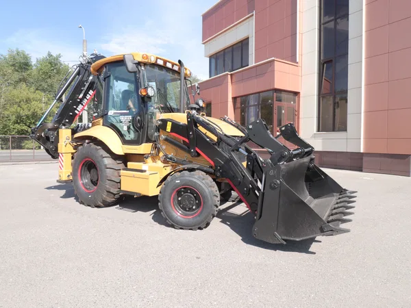 Экскаватор-погрузчик Профессионал PB388T