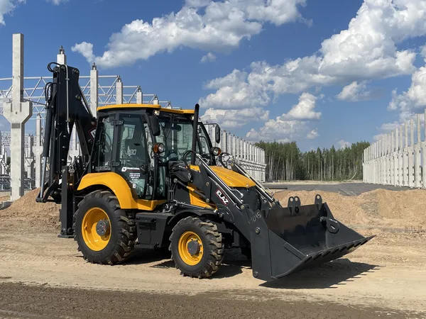 Экскаватор-погрузчик ЕЛАЗ BL-880