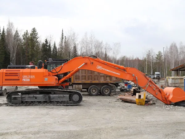 Гусеничный экскаватор Профессионал PB330