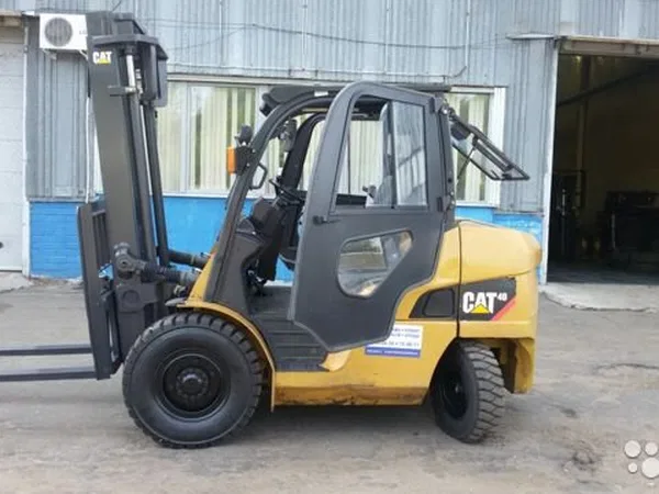 Вилочный погрузчик Caterpillar DP40NT