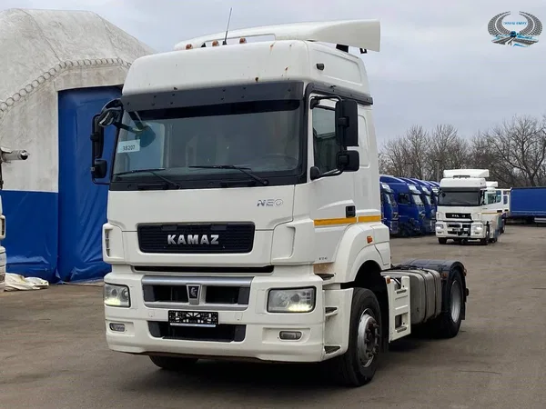 Седельный тягач КамАЗ М1840 5490 S5 NEO