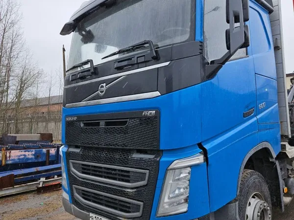 Сортиментовоз Volvo FH16