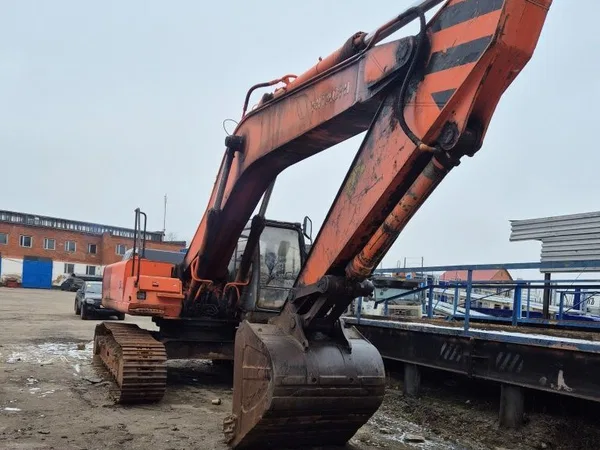 Гусеничный экскаватор Hitachi 330