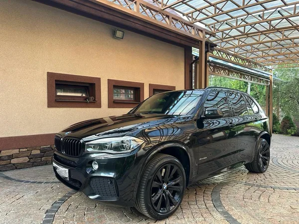 Бронированный автомобиль BMW X5