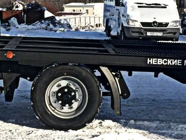 Тракторный прицеп Невские машины ПТН-9