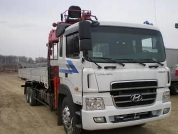 Бортовой грузовик с КМУ Hyundai Gold