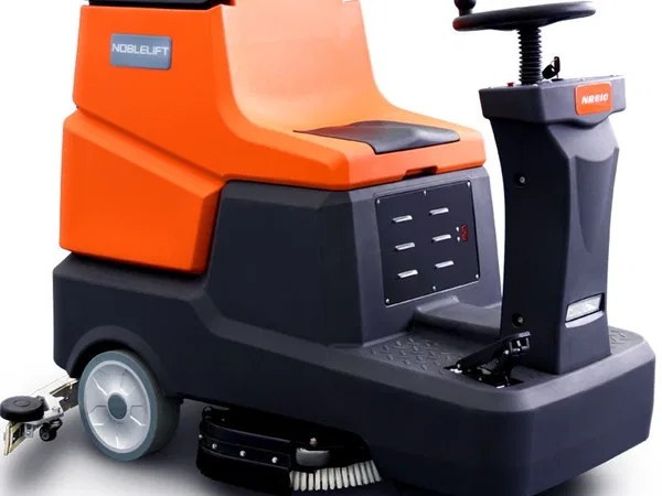 Поломоечная машина NOBLELIFT NR810