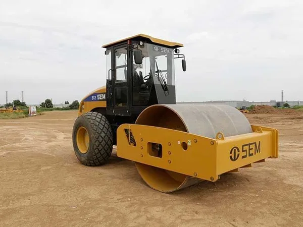 Грунтовый каток Caterpillar SEM 512