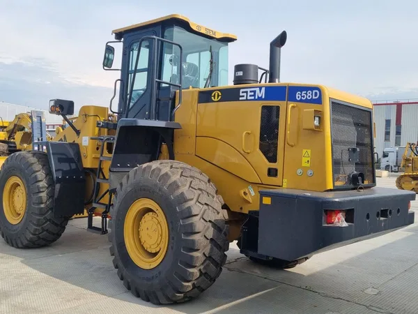 Фронтальный погрузчик SEM 658D