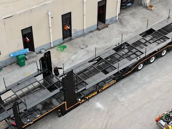 Полуприцеп автовоз ROLFO Ultima Plus