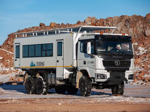 Бензовоз Borus АТЗ-14/3 (Borus 2251 на шасси Howo)