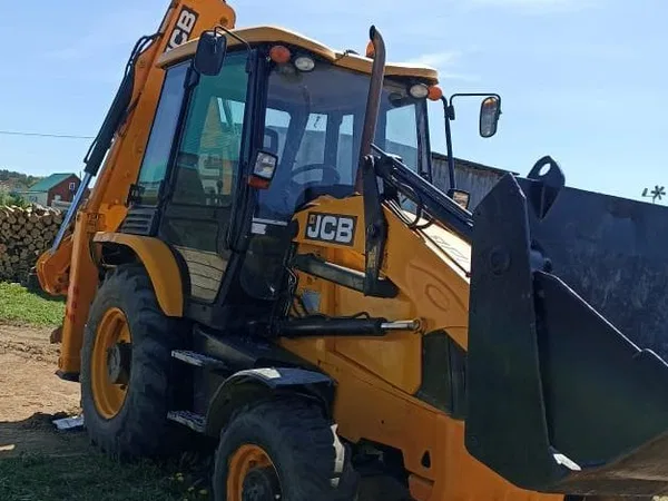 Экскаватор-погрузчик JCB 3CX