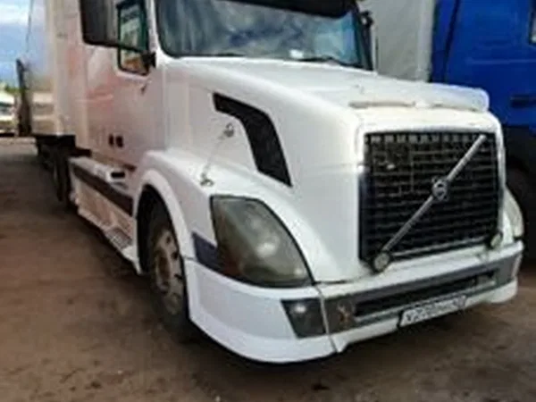 Седельный тягач Volvo VNL