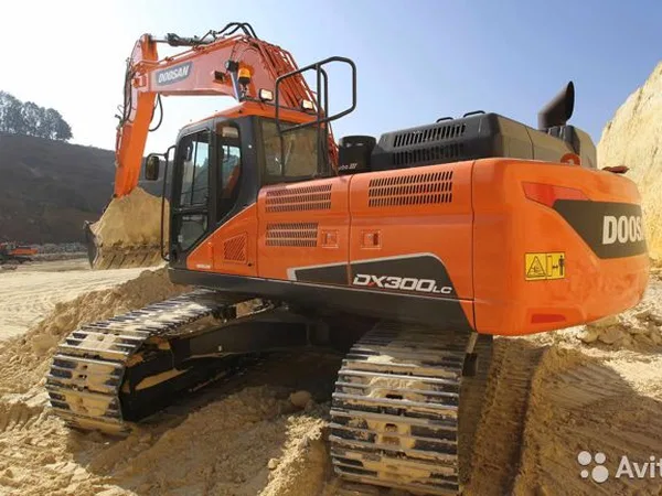 Гусеничный экскаватор Doosan DX300LCA