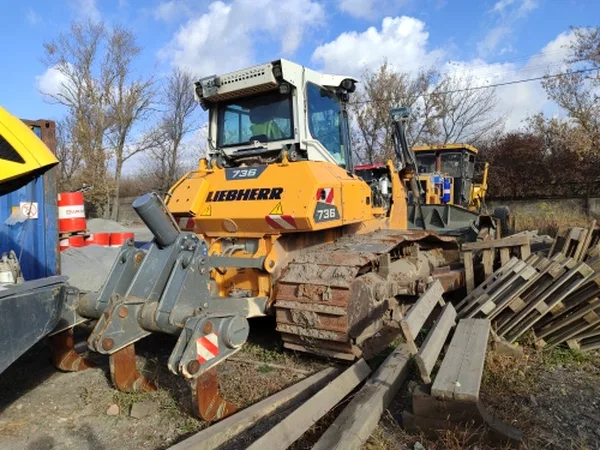 Карьерный самосвал Caterpillar 777E