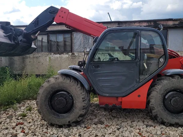 Телескопический погрузчик Manitou MT 732