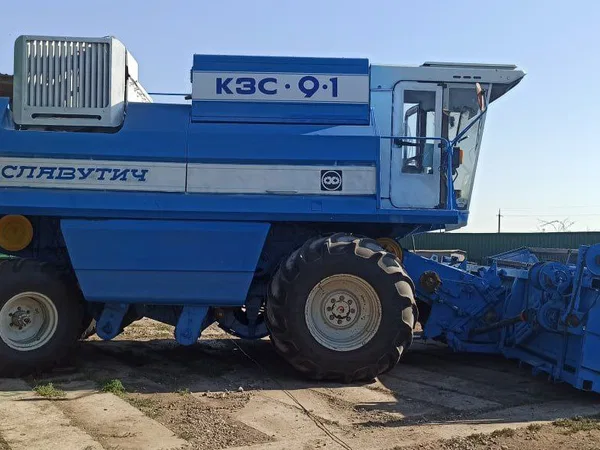 Зерноуборочный комбайн  КЗС-9.1