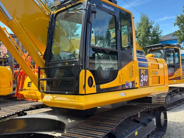 Гусеничный экскаватор Komatsu  PC240LC-8MO
