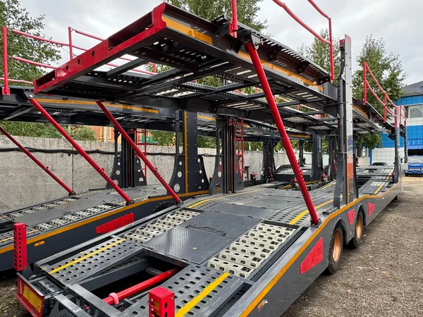 Полуприцеп автовоз LUXUDA (LIXUDA) LZC9405BG